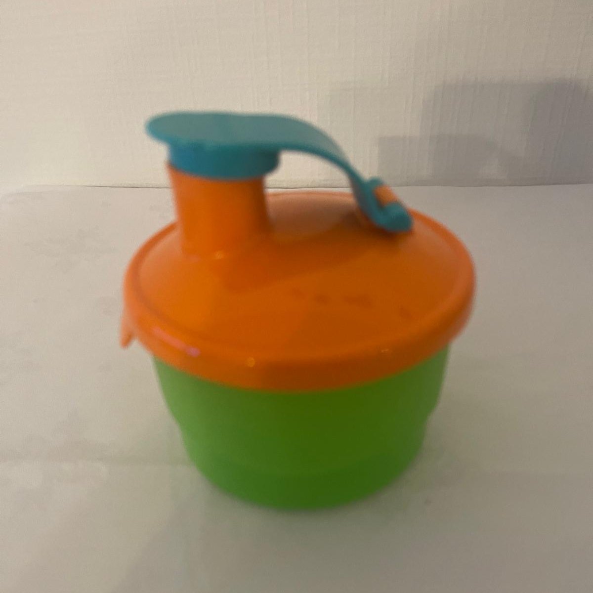 melkpoederdoosje-colors-tupperware-stockverkoop